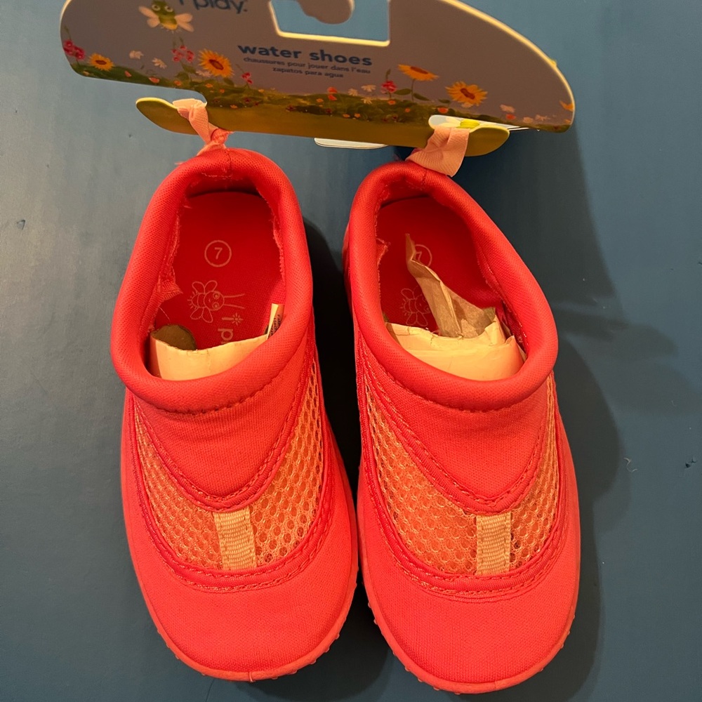 i play.® by green sprouts® Size 7 No-Slip Swim Shoe in Pink